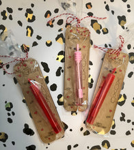 Load image into Gallery viewer, Valentine's Day Bubble Card Personalized • Class Bubbles • Valentine Favors • Valentine's Day Bubbles • Class Valentine • Classroom Gifts