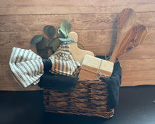 Load image into Gallery viewer, Example Real Estate Closing Basket - Personalized