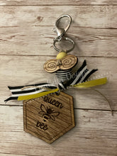 Load image into Gallery viewer, Engraved Bee Keychain w/Beads
